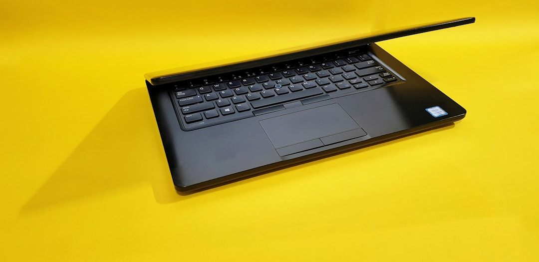 MacBook Air M1 vs ThinkPad X1 Carbon Gen 9: Which is Better for Pakistani Freelancers in 2026?