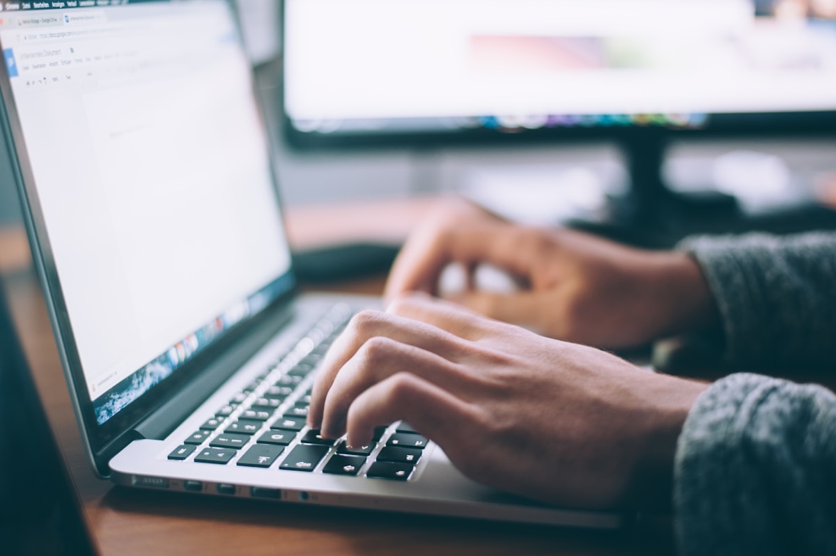 How to Check Battery Health Before Buying a Used Laptop in Pakistan
