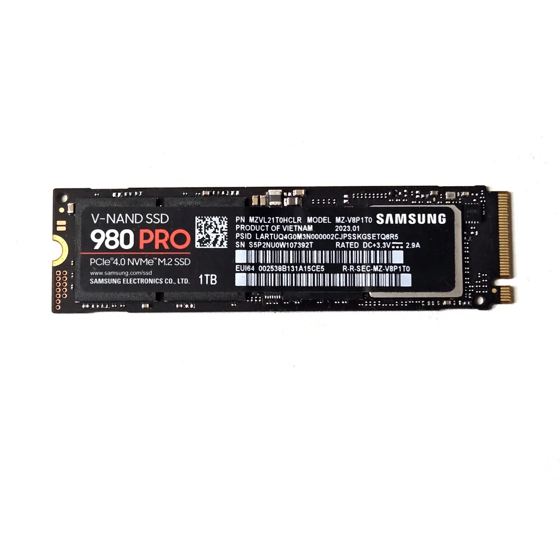 Samsung 980 500GB Gen3 NVMe SSD — 3100 MB/s Laptop Upgrade — Samsung laptop keyboard and ports view, Lahore Pakistan