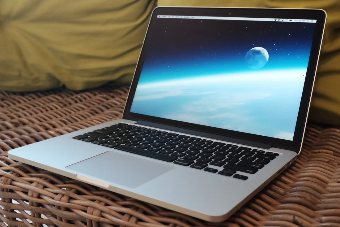 Apple MacBook Pro 13 2015 i5 i5-5257U 8GB 256GB Retina Lahore — used Apple laptop for sale in Pakistan, NN Laptops Lahore