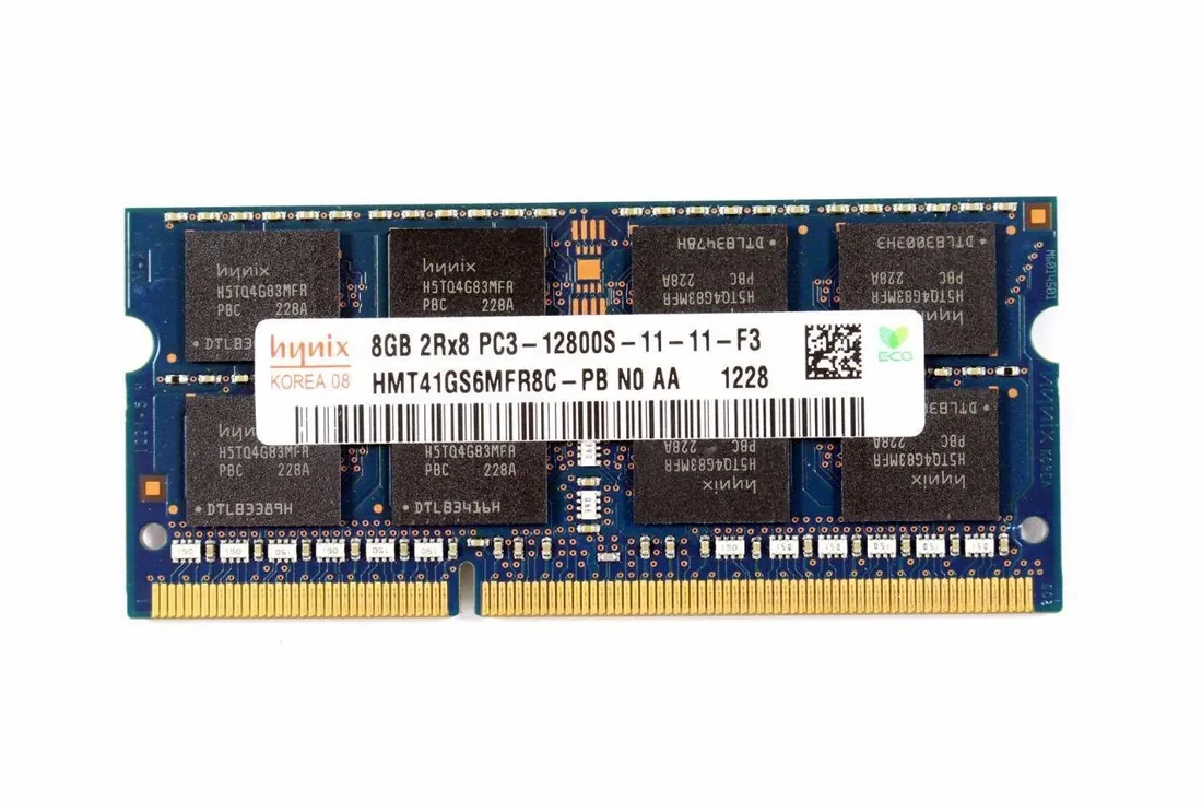 Hynix 8GB DDR4-2666 SODIMM Laptop Memory CL19 — Hynix laptop keyboard and ports view, Lahore Pakistan
