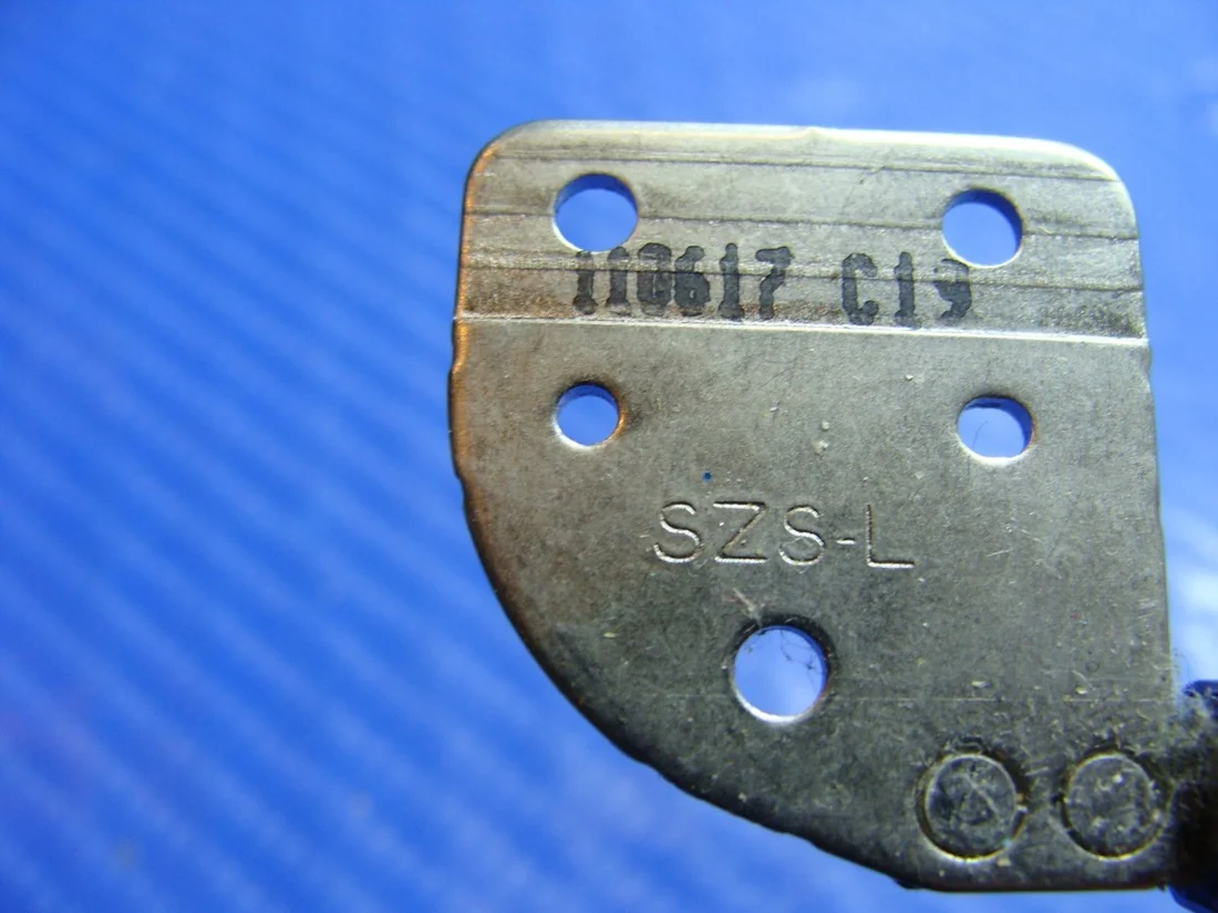 Dell Latitude E6420 Hinges Set (L+R) — used Dell laptop for sale in Pakistan, NN Laptops Lahore