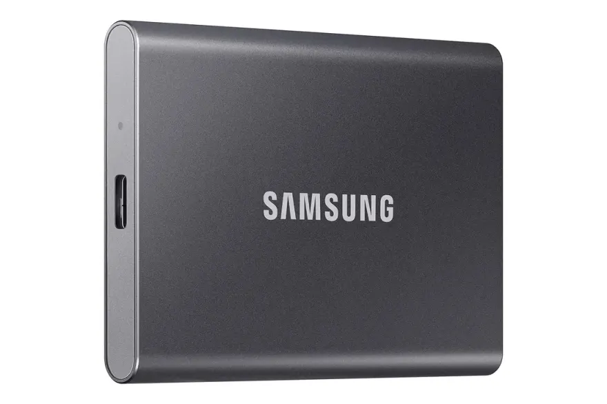 External SSD 1TB (Samsung T7) — original accessories at NN Laptops, Hafeez Center Lahore Pakistan