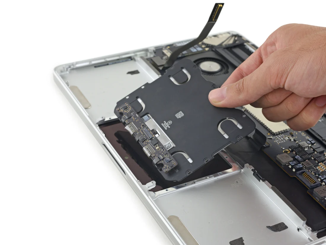 MacBook Pro 13″ 2015 Trackpad — used Apple laptop, price in Pakistan at NN Laptops Hafeez Center Lahore