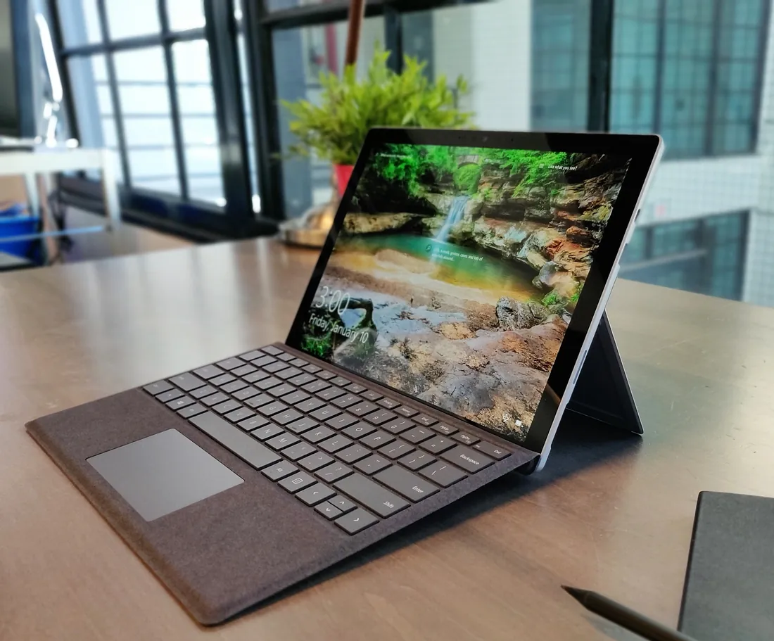 Microsoft Surface Pro 7 i5-1035G4 8GB 256GB — used Microsoft laptop for sale in Pakistan, NN Laptops Lahore