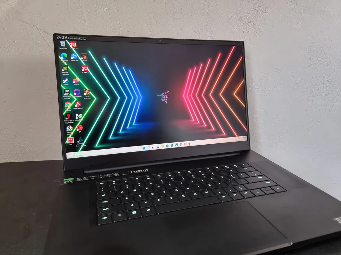 Razer Blade 17 i9-12900H 16GB 1TB — Razer laptop side and angled view, buy in Lahore Pakistan
