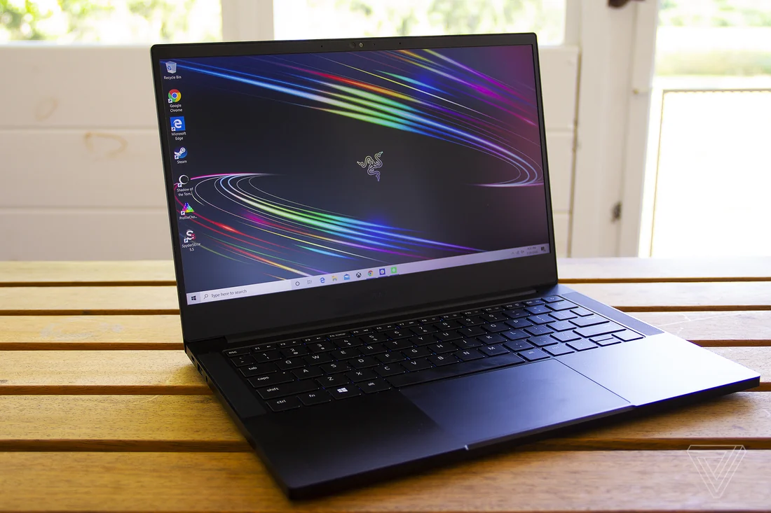 Razer Blade Stealth 13 i7-1165G7 16GB 512GB — Razer laptop side and angled view, buy in Lahore Pakistan